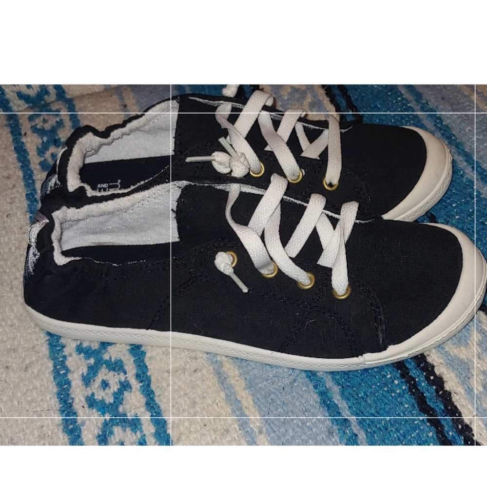 Time and Tru Scrunchback slip on sneakers